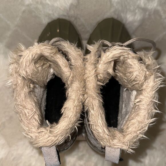 Khombu 7 KERI Green Taupe Short Winter Duck Booties - Picture 8 of 15